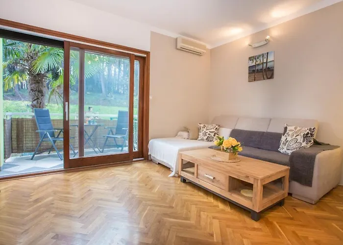 Mauro アパート *